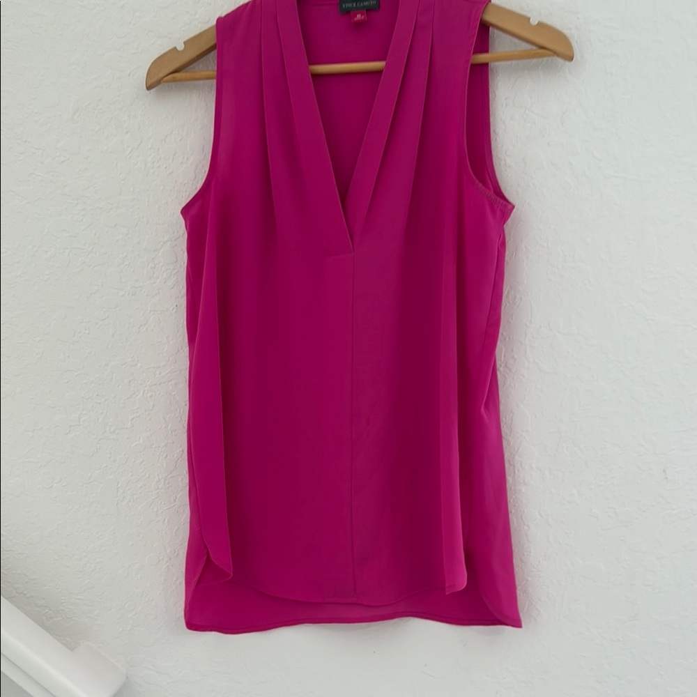 Vince Camuto Pink Sleeveless Blouse size xs.